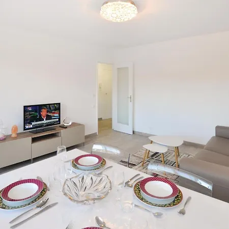 Beautiful In Saint-raphael W/ Wifi And 1 Bedrooms Daire