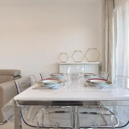 Beautiful In Saint-raphael W/ Wifi And 1 Bedrooms شقة *